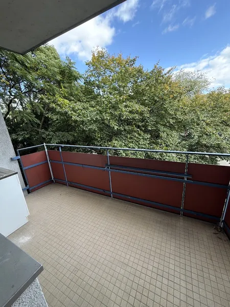 3-Zimmer-Wohnung mit Balkon - Selbstrenovierer gesucht — photo 1